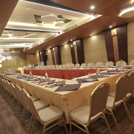 Maurya Rajadhani Thiruvananthapuram Exteriör bild