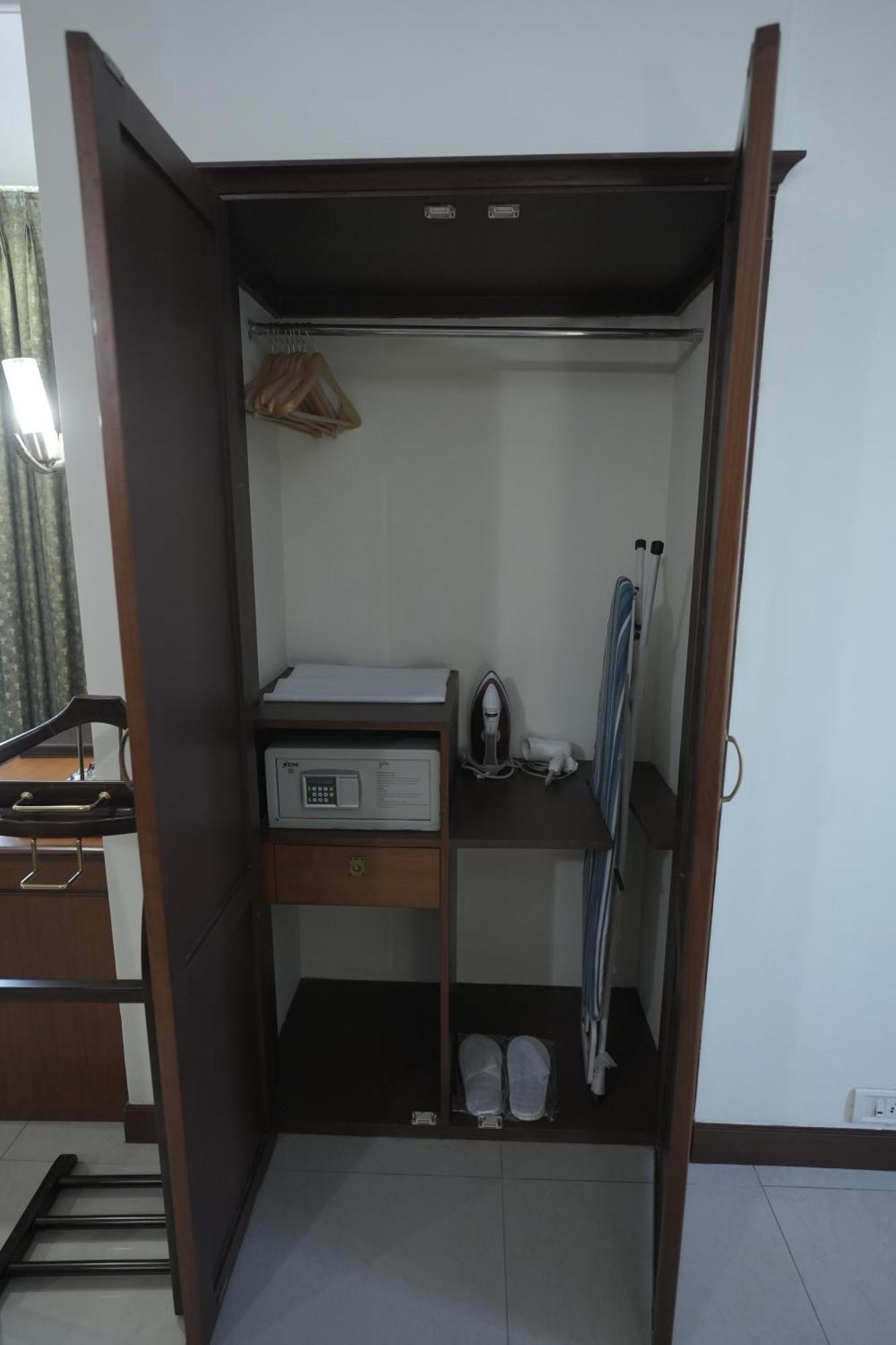 Maurya Rajadhani Thiruvananthapuram Exteriör bild