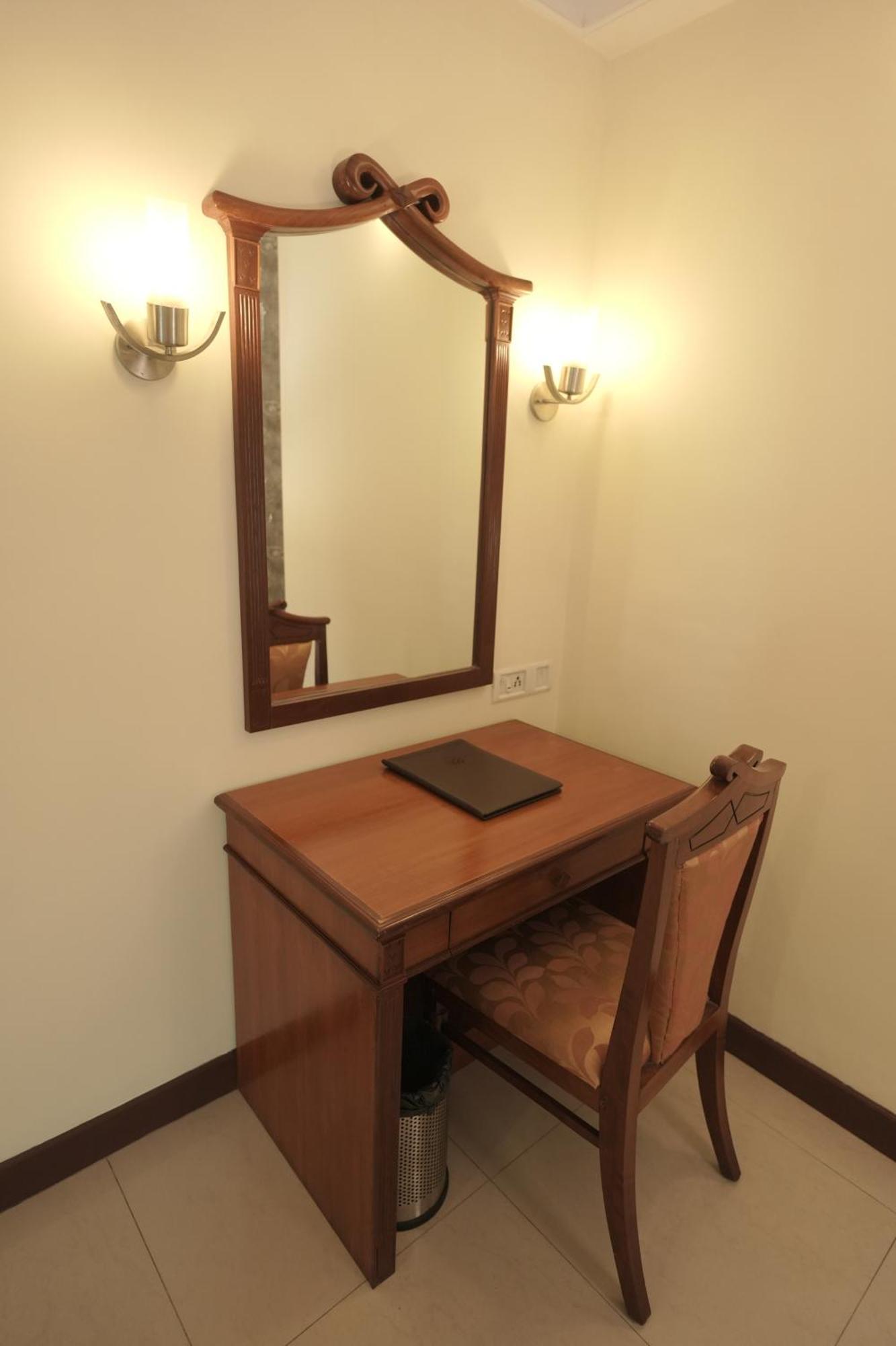 Maurya Rajadhani Thiruvananthapuram Exteriör bild