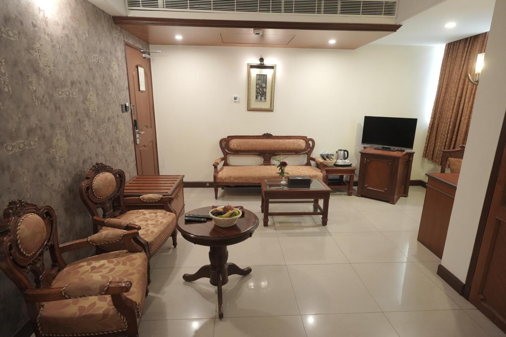 Maurya Rajadhani Thiruvananthapuram Exteriör bild
