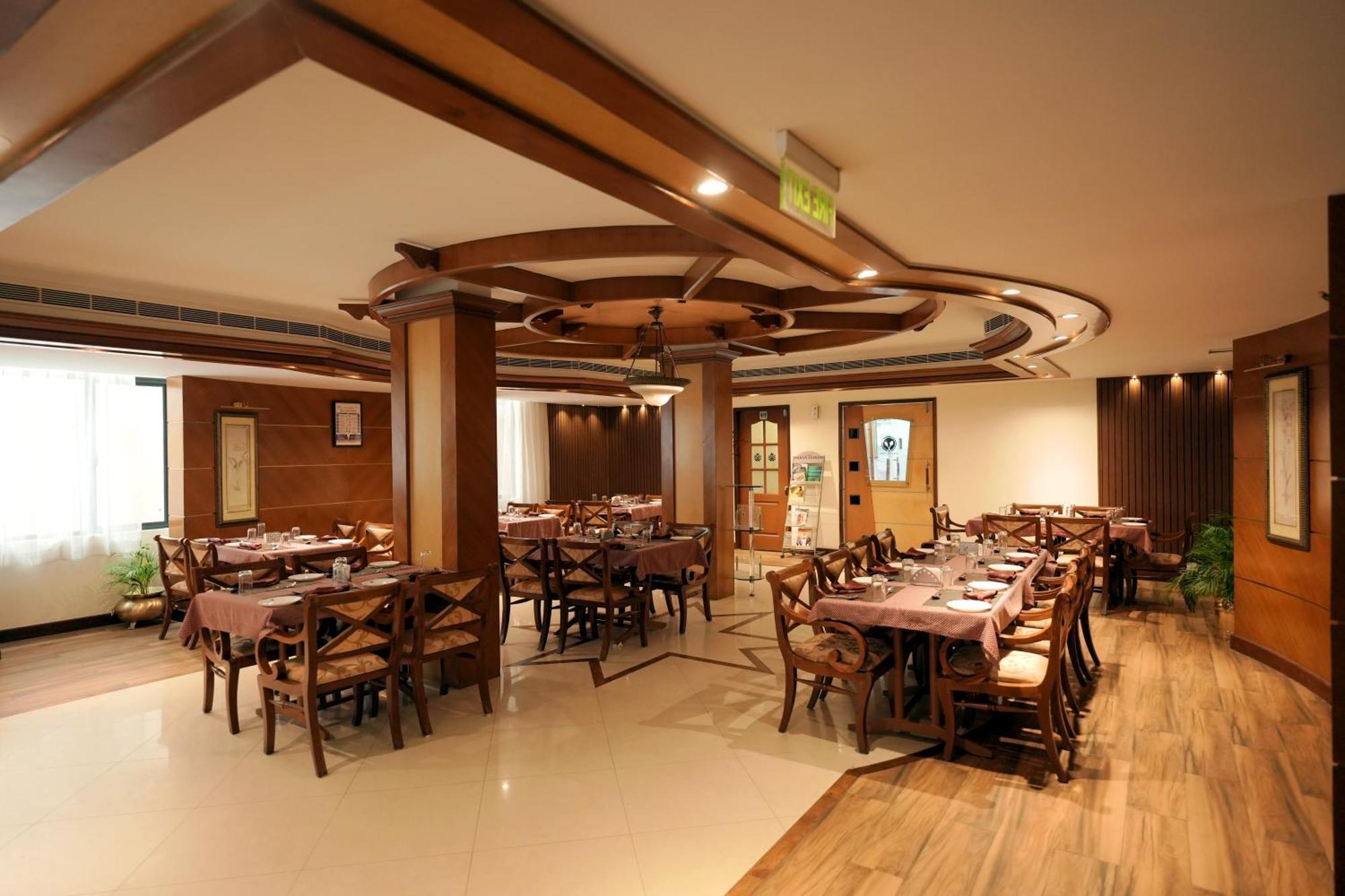 Maurya Rajadhani Thiruvananthapuram Exteriör bild