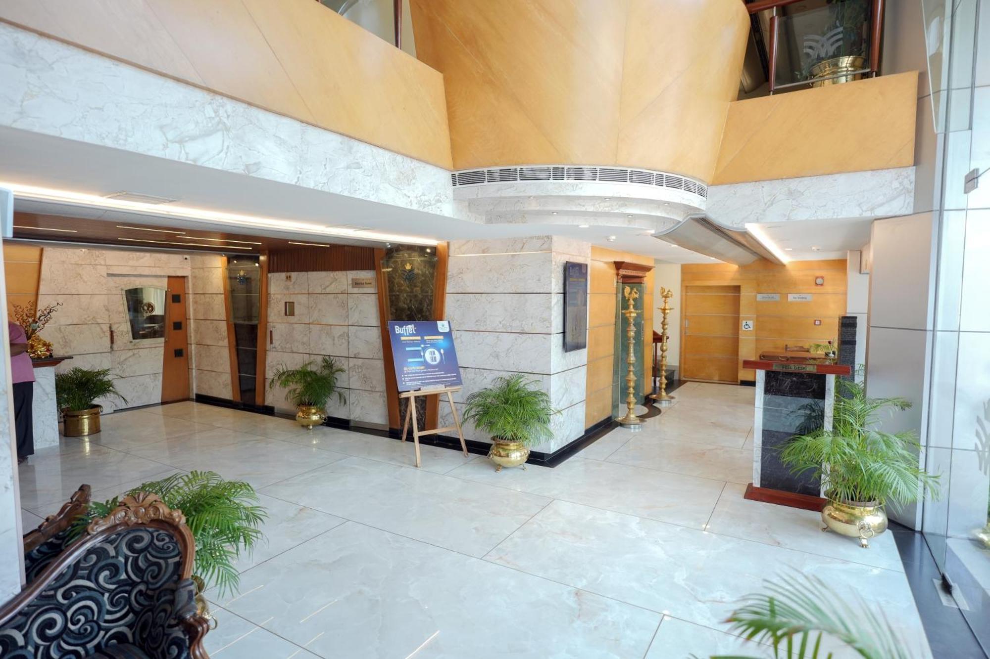 Maurya Rajadhani Thiruvananthapuram Exteriör bild